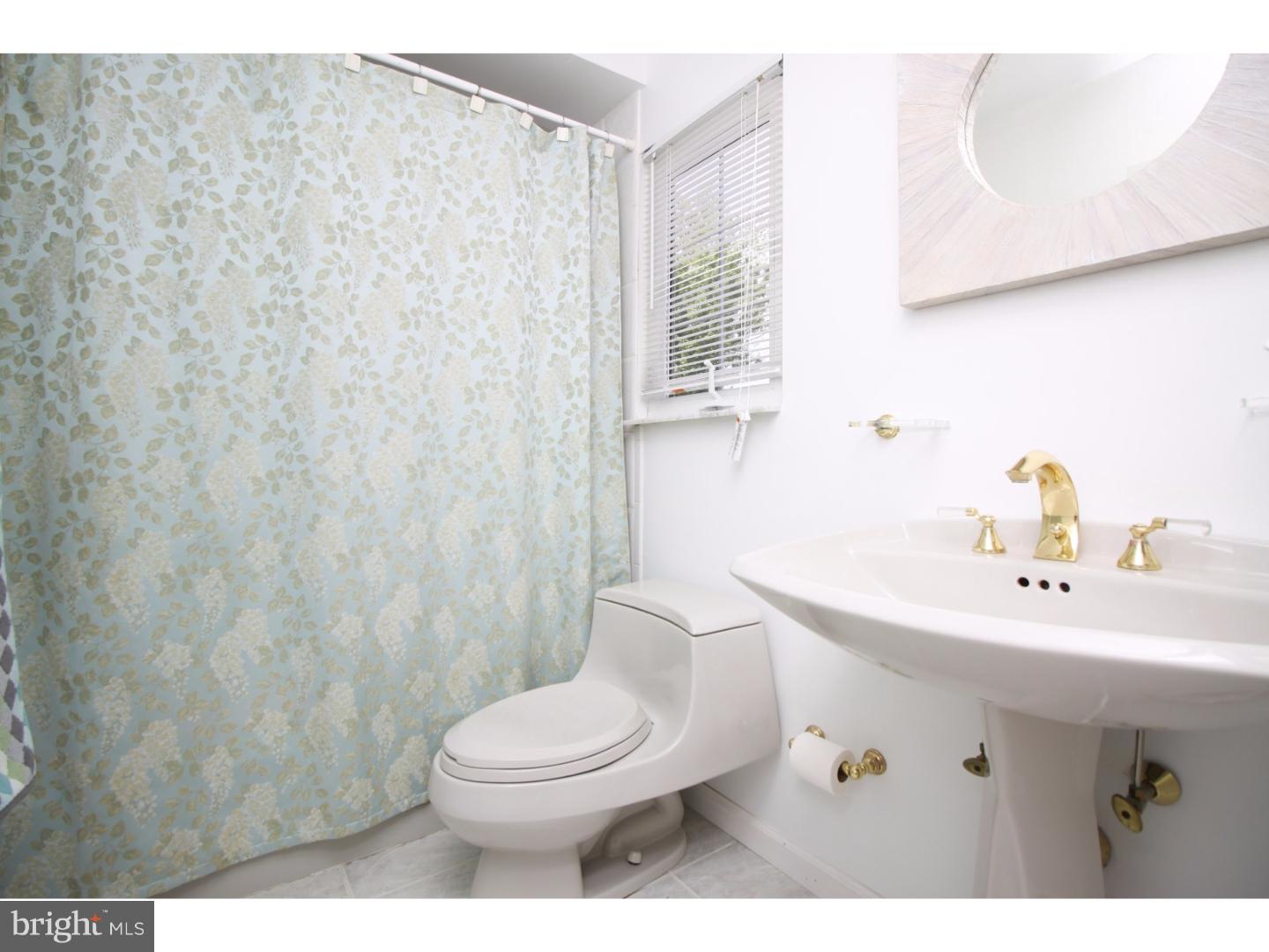 110 Saddle Ridge Road Voorhees, NJ 08043 - Photo 16 of 25 Bathroom