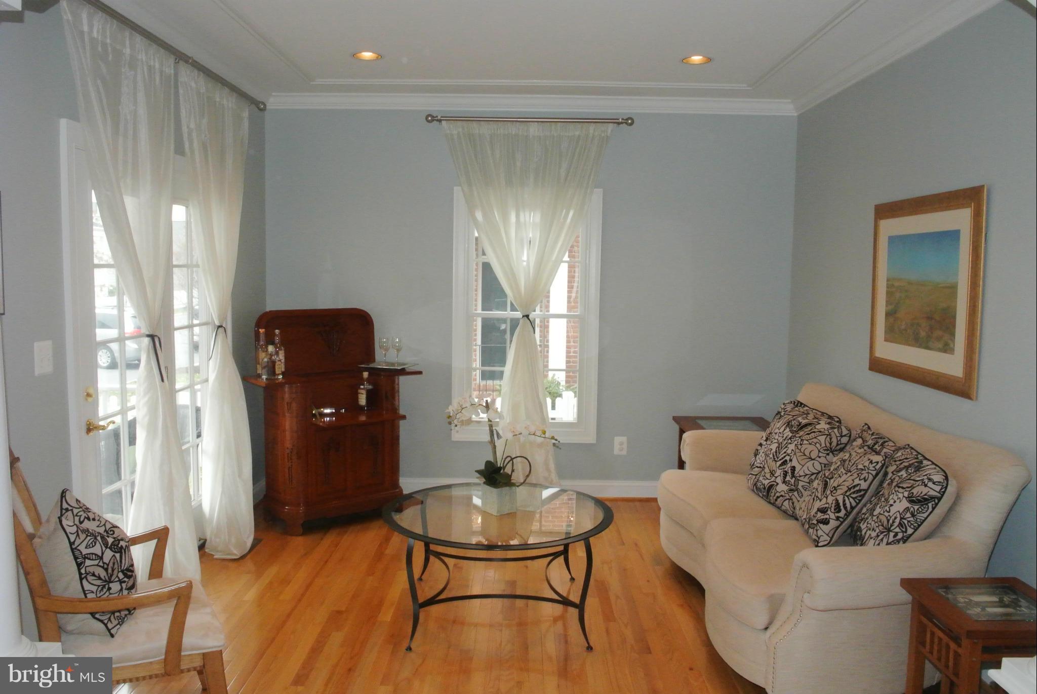 3901 Addison Woods Road Frederick, MD 21704 - Photo 9 of 30 Living Room