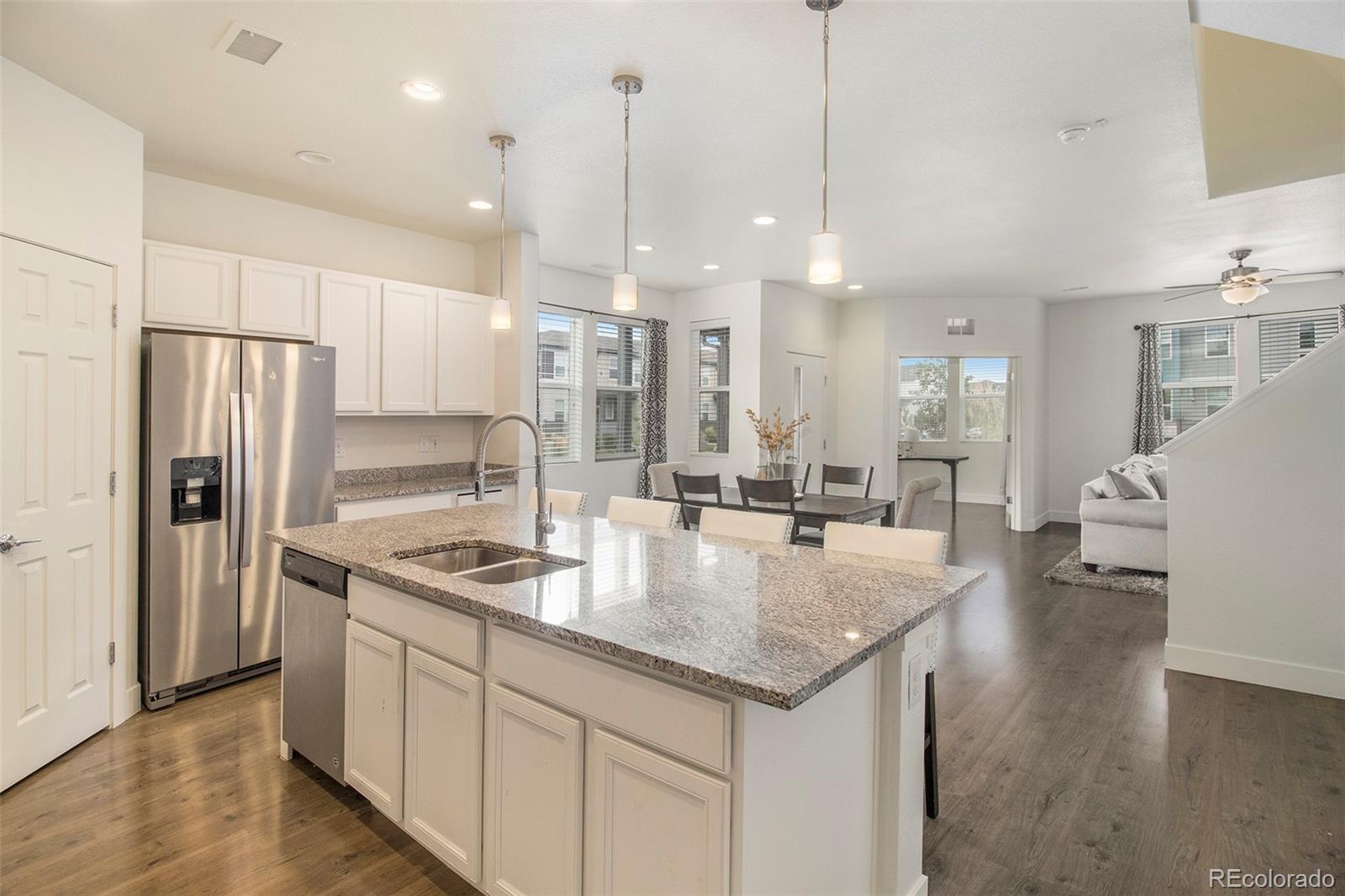 16057 Warner Drive Denver, CO 80239 - Photo 4 of 20