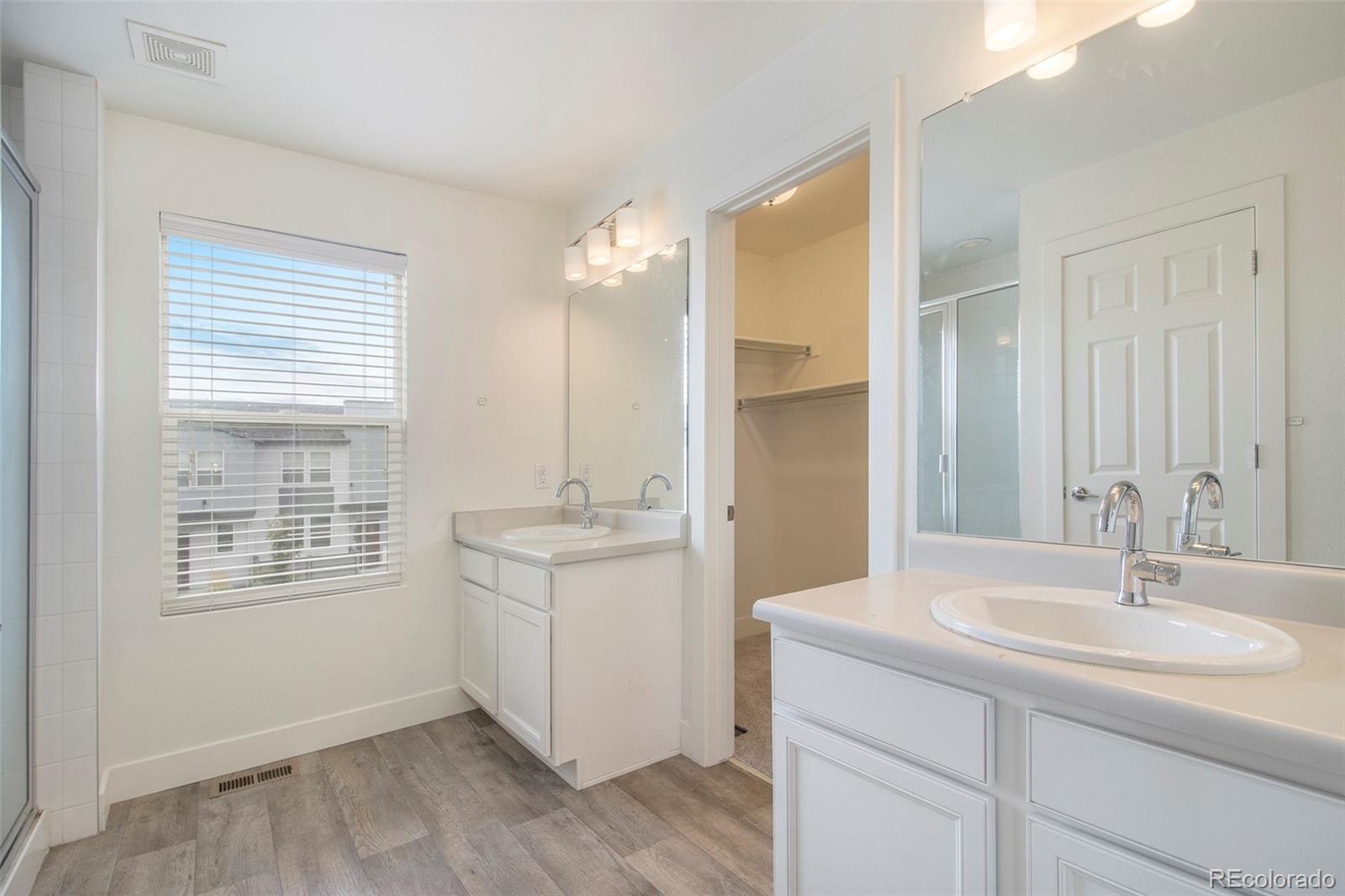 16057 Warner Drive Denver, CO 80239 - Photo 10 of 20