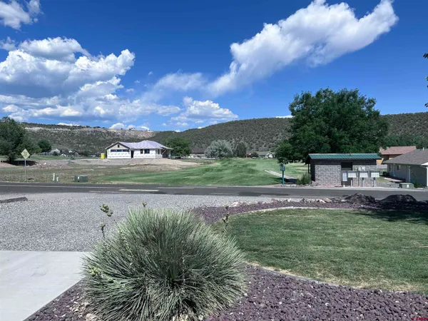 $429,300 | 950 Southeast Deer Creek Drive, Cedaredge, CO 81413