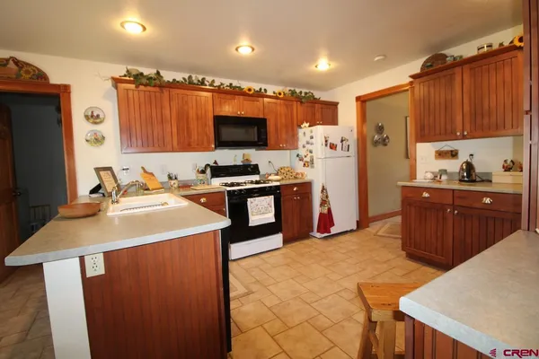 $429,300 | 950 Southeast Deer Creek Drive, Cedaredge, CO 81413