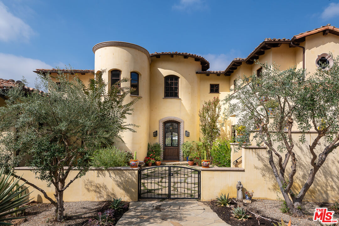 1101 Cold Canyon Road Calabasas, CA 91302 - Photo 6 of 60