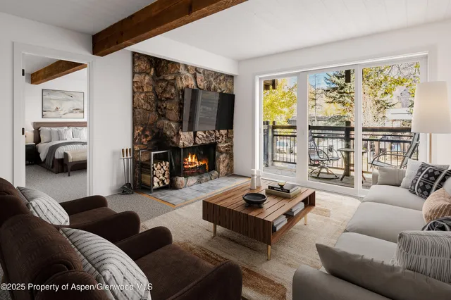 $3,275,000 | 131 East Durant Avenue, Unit 202, Aspen, CO 81611