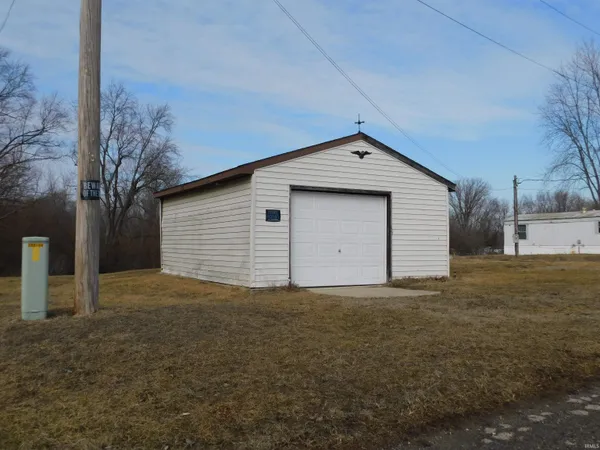 $412,500 | 4684 North St Road, Rochester, IN 46975