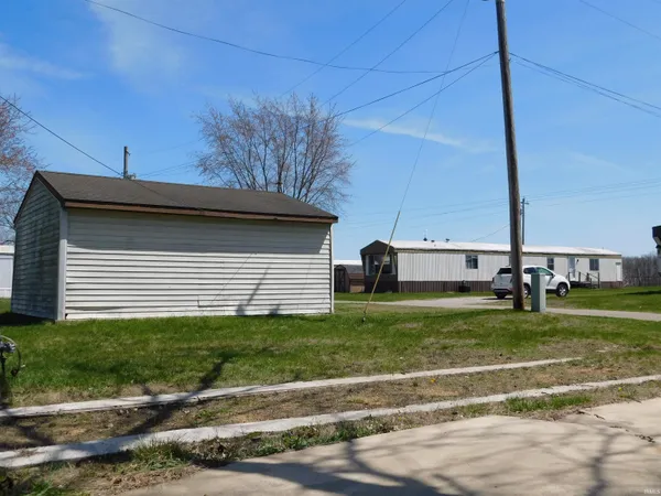 $412,500 | 4684 North St Road, Rochester, IN 46975