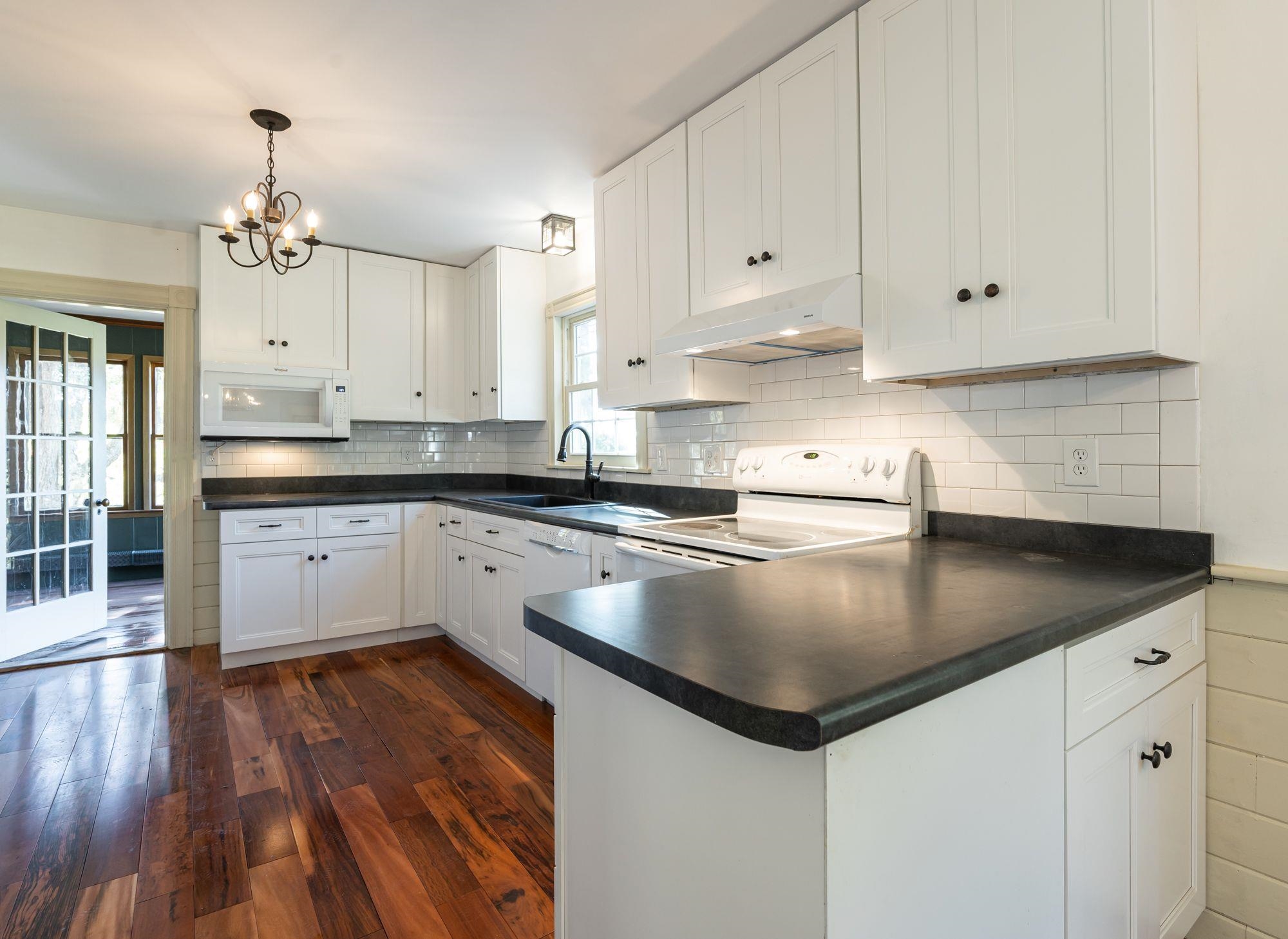 1164 River Road Manchester, NH 03104 - Photo 6 of 38 Gallery Image 6