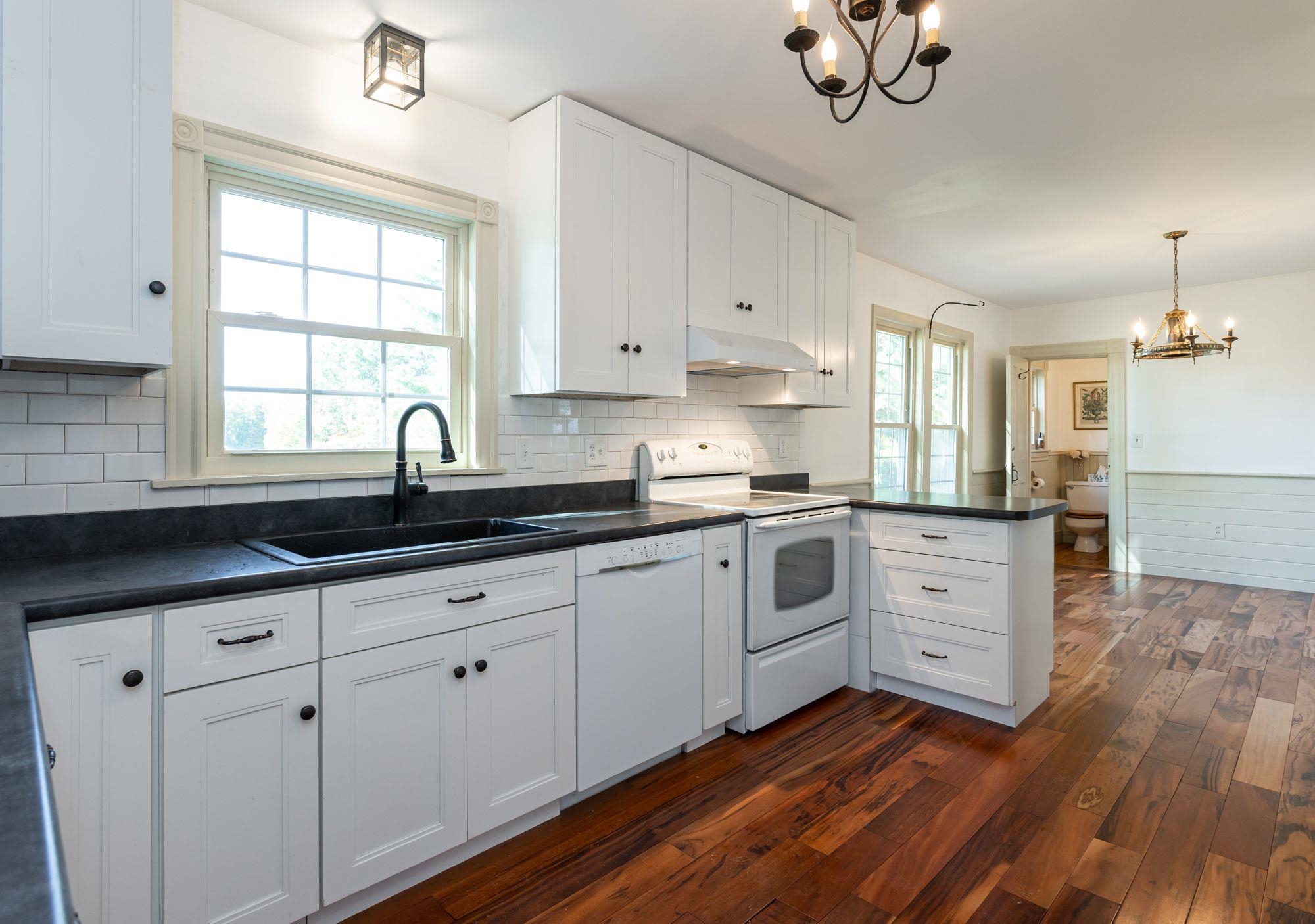 1164 River Road Manchester, NH 03104 - Photo 7 of 38 Gallery Image 7