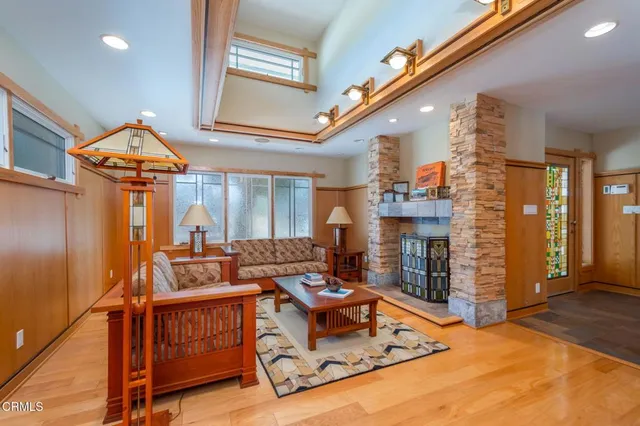 $1,695,000 | 251 Palomares Avenue, Ventura, CA 93003