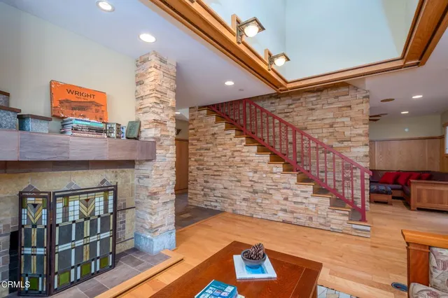 $1,695,000 | 251 Palomares Avenue, Ventura, CA 93003