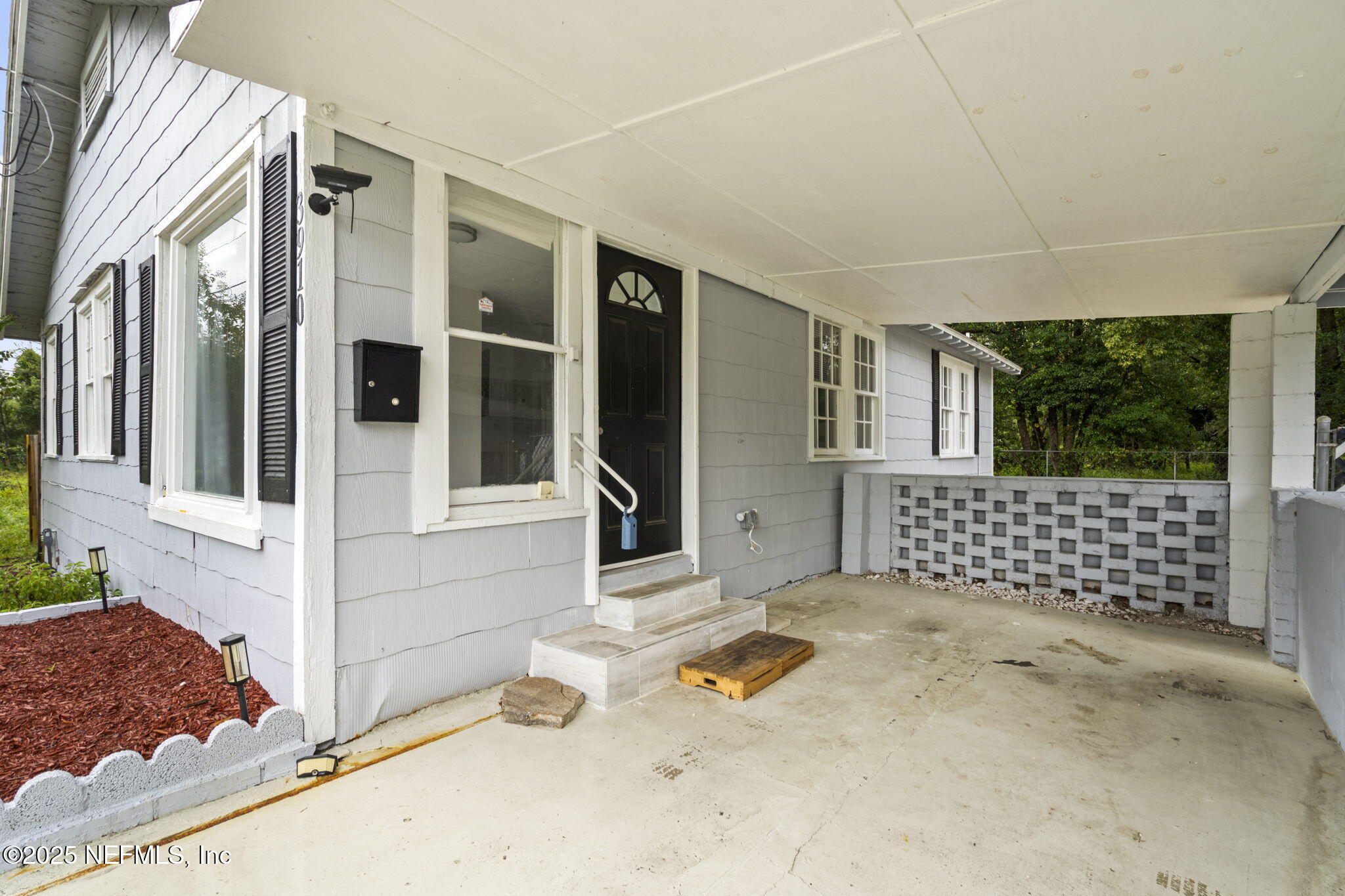 3910 Grant Road Jacksonville, FL 32207 - Photo 33 of 36 a view of a house with a outdoor space