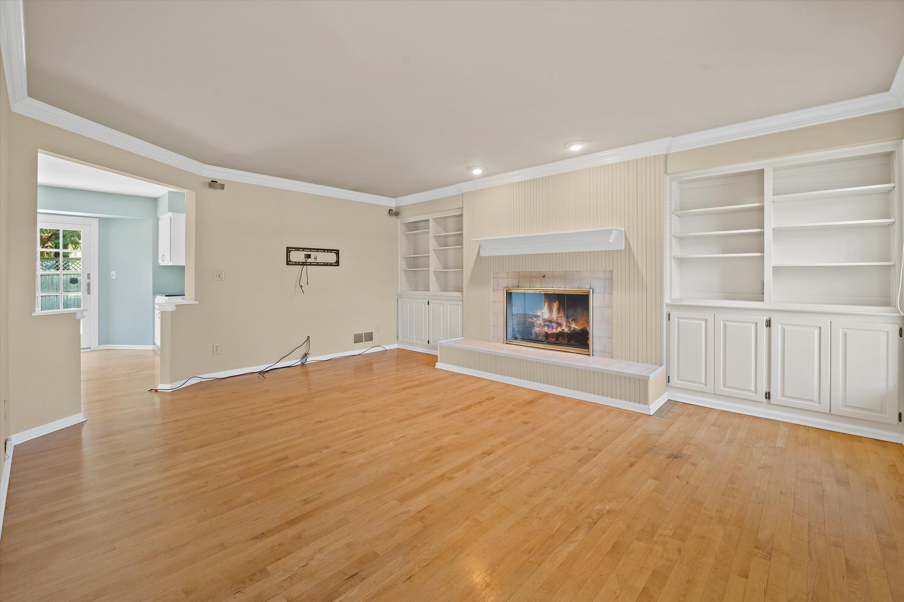 20845 Hunters Run Brookfield, WI 53045 - Photo 14 of 33 Family Room