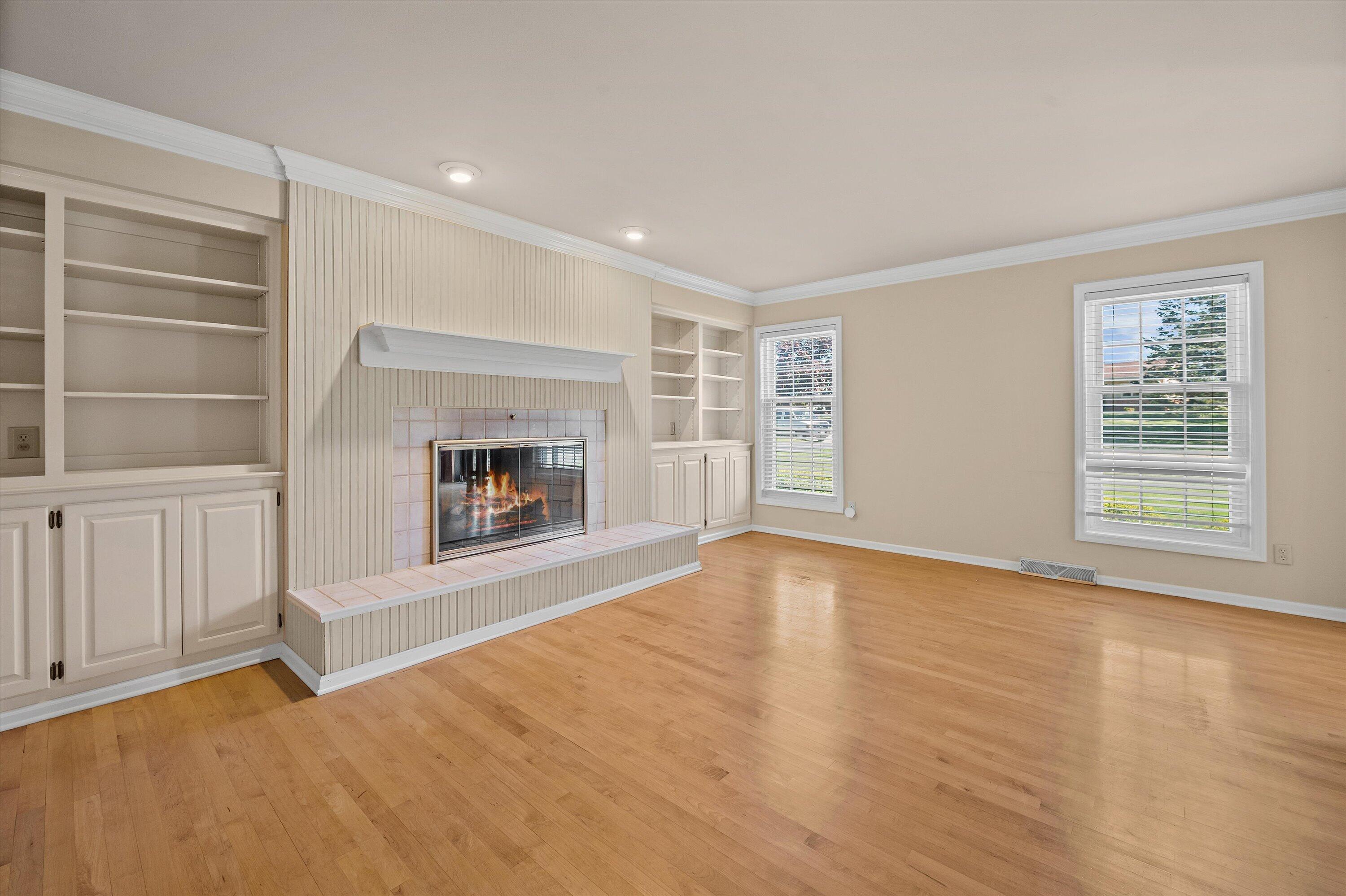 20845 Hunters Run Brookfield, WI 53045 - Photo 15 of 33 Family Room