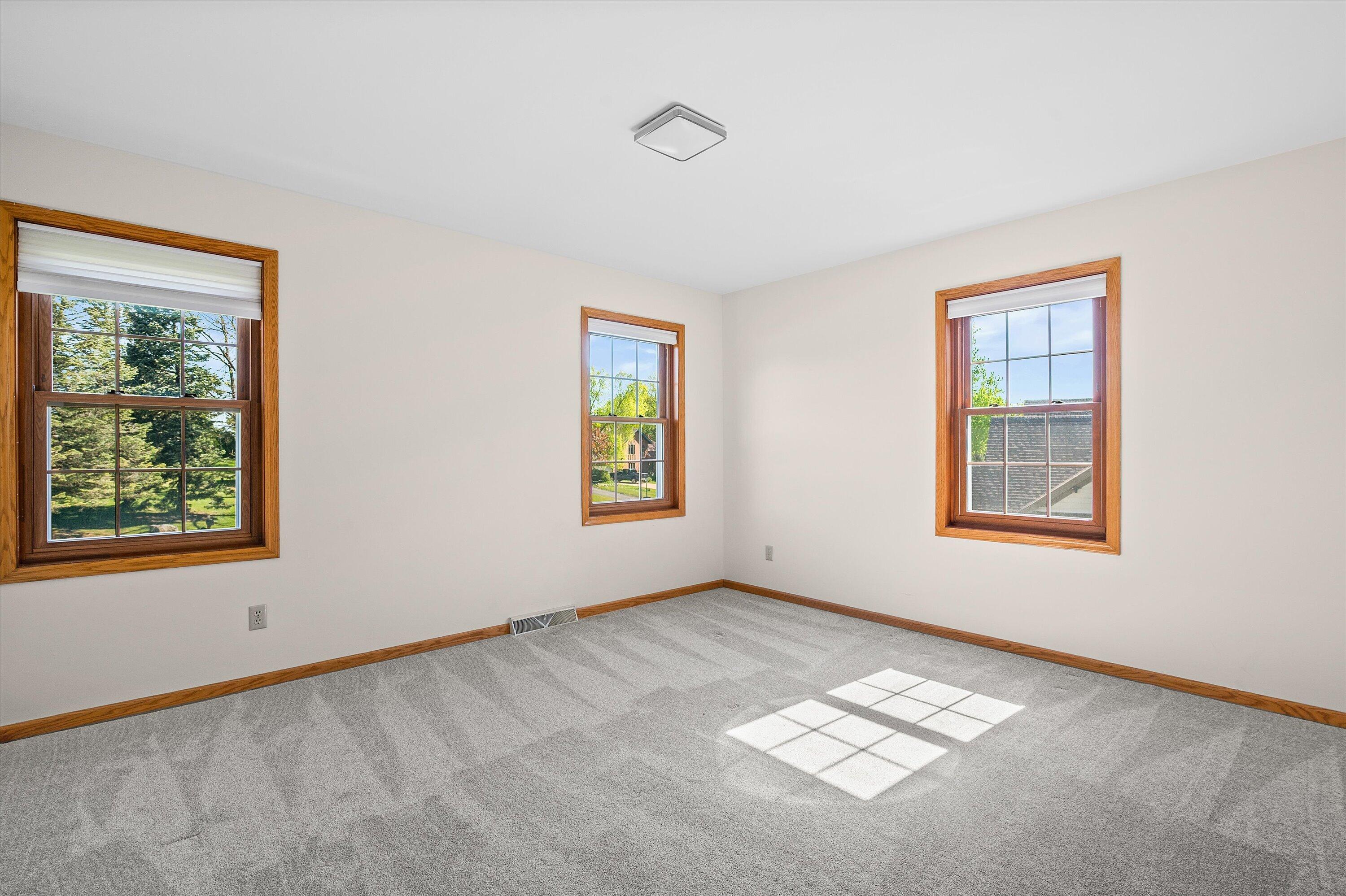 20845 Hunters Run Brookfield, WI 53045 - Photo 24 of 33 Bedroom