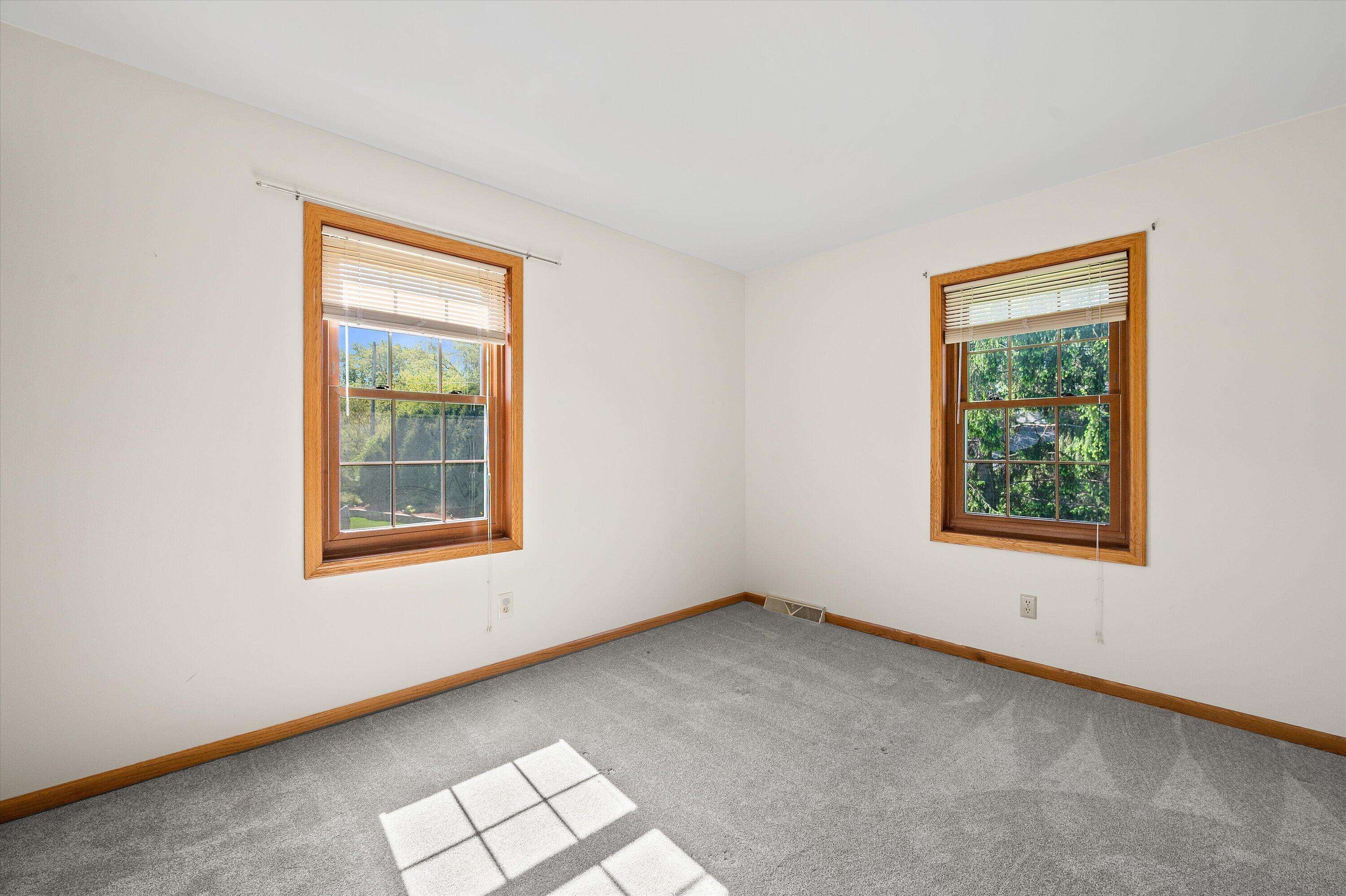 20845 Hunters Run Brookfield, WI 53045 - Photo 25 of 33 Bedroom