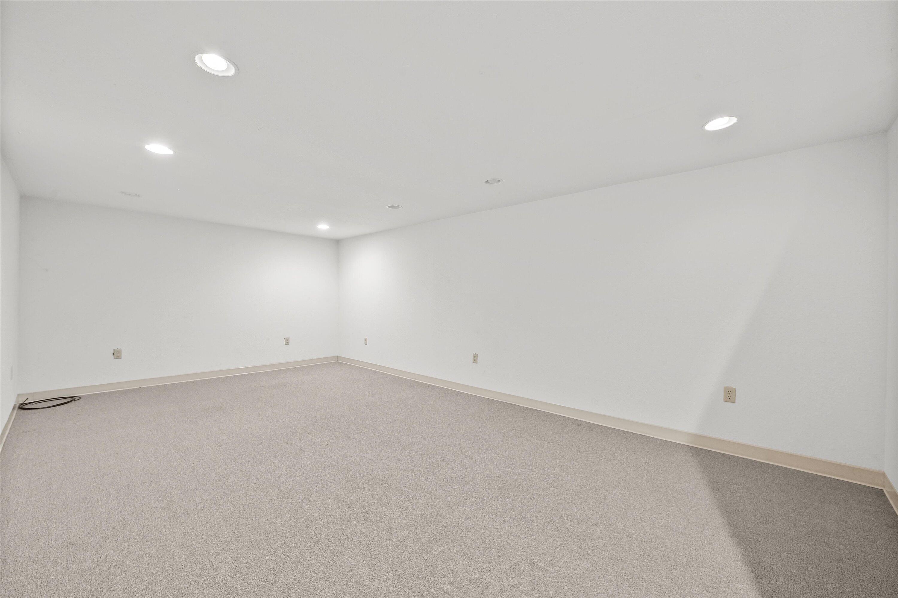 20845 Hunters Run Brookfield, WI 53045 - Photo 30 of 33 Rec Room