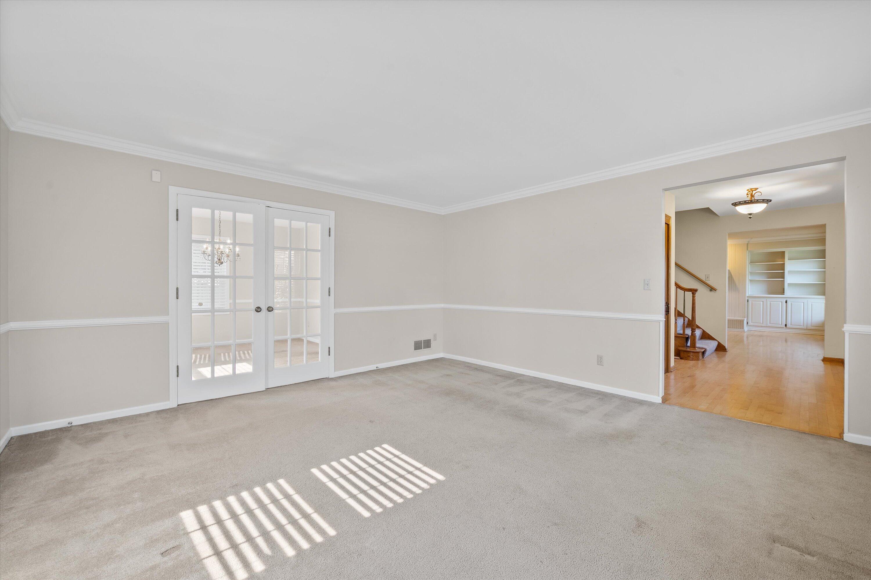 20845 Hunters Run Brookfield, WI 53045 - Photo 4 of 33 Living Room