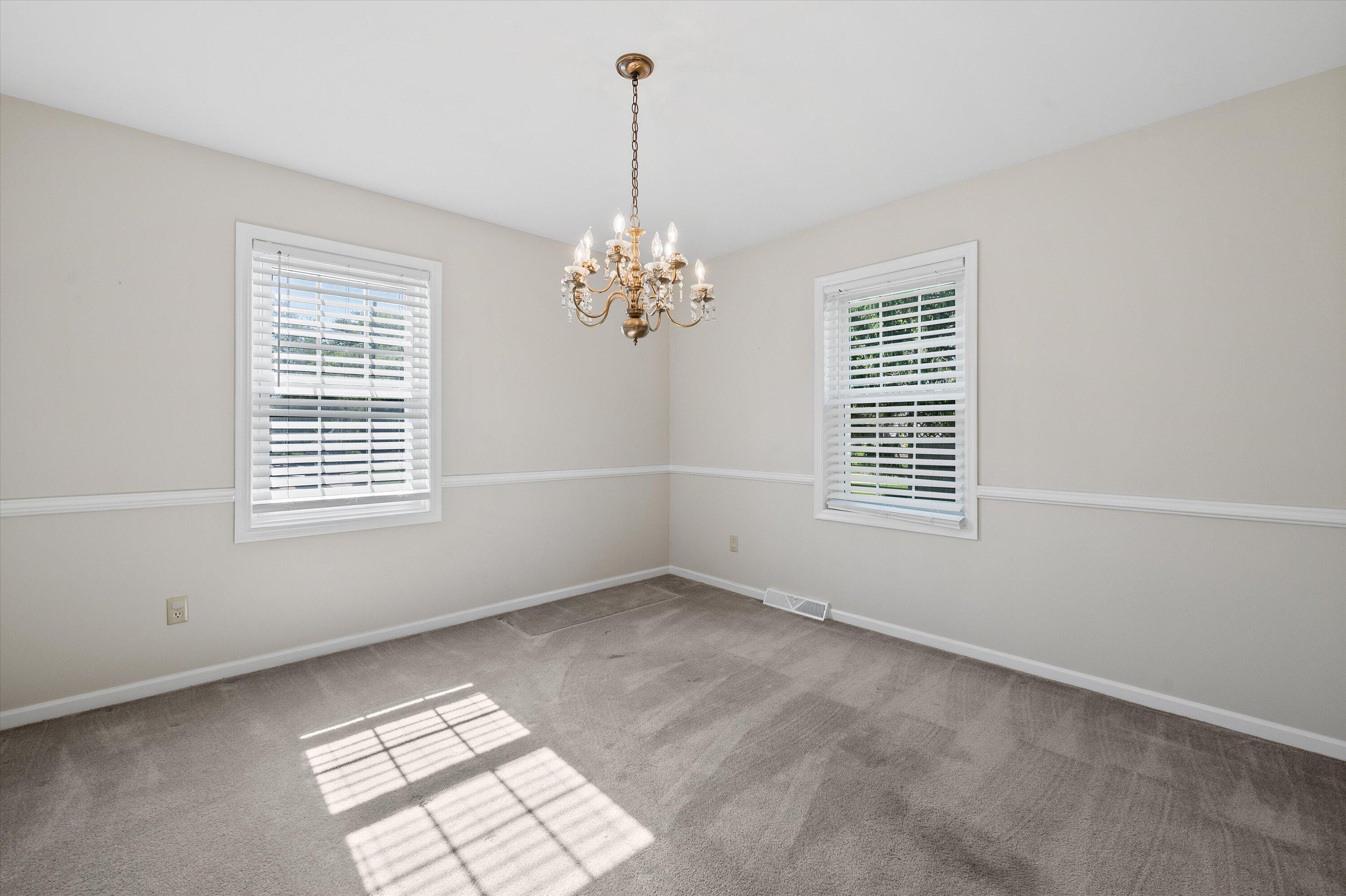 20845 Hunters Run Brookfield, WI 53045 - Photo 7 of 33 Dining Room