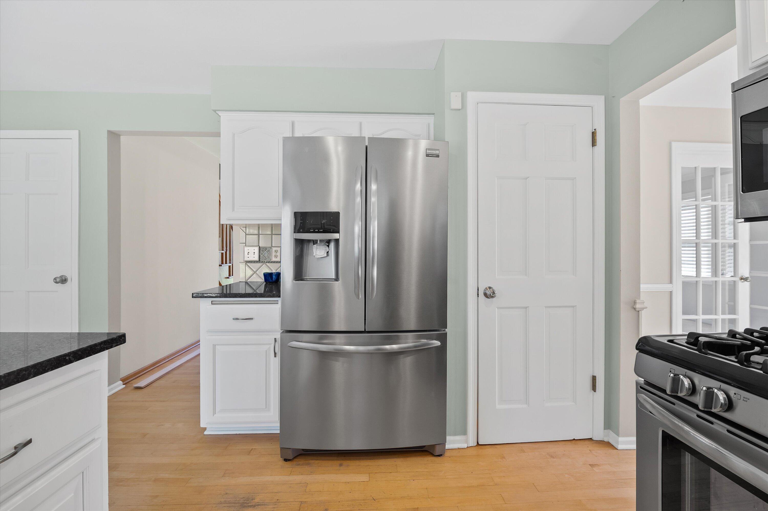 20845 Hunters Run Brookfield, WI 53045 - Photo 10 of 33 Kitchen