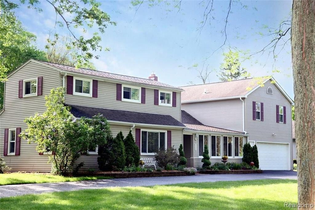 3913 Donley Avenue Rochester Hills, MI 48309 - Photo 1 of 30