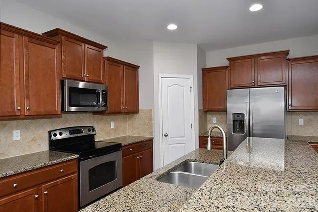 $2,300 | 8204 Viewpoint Lane, Cornelius, NC 28031