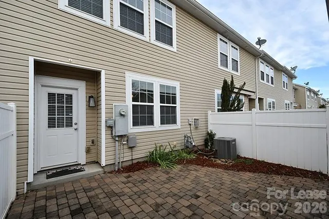 $2,300 | 8204 Viewpoint Lane, Cornelius, NC 28031