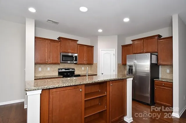 $2,550 | 8204 Viewpoint Lane, Cornelius, NC 28031