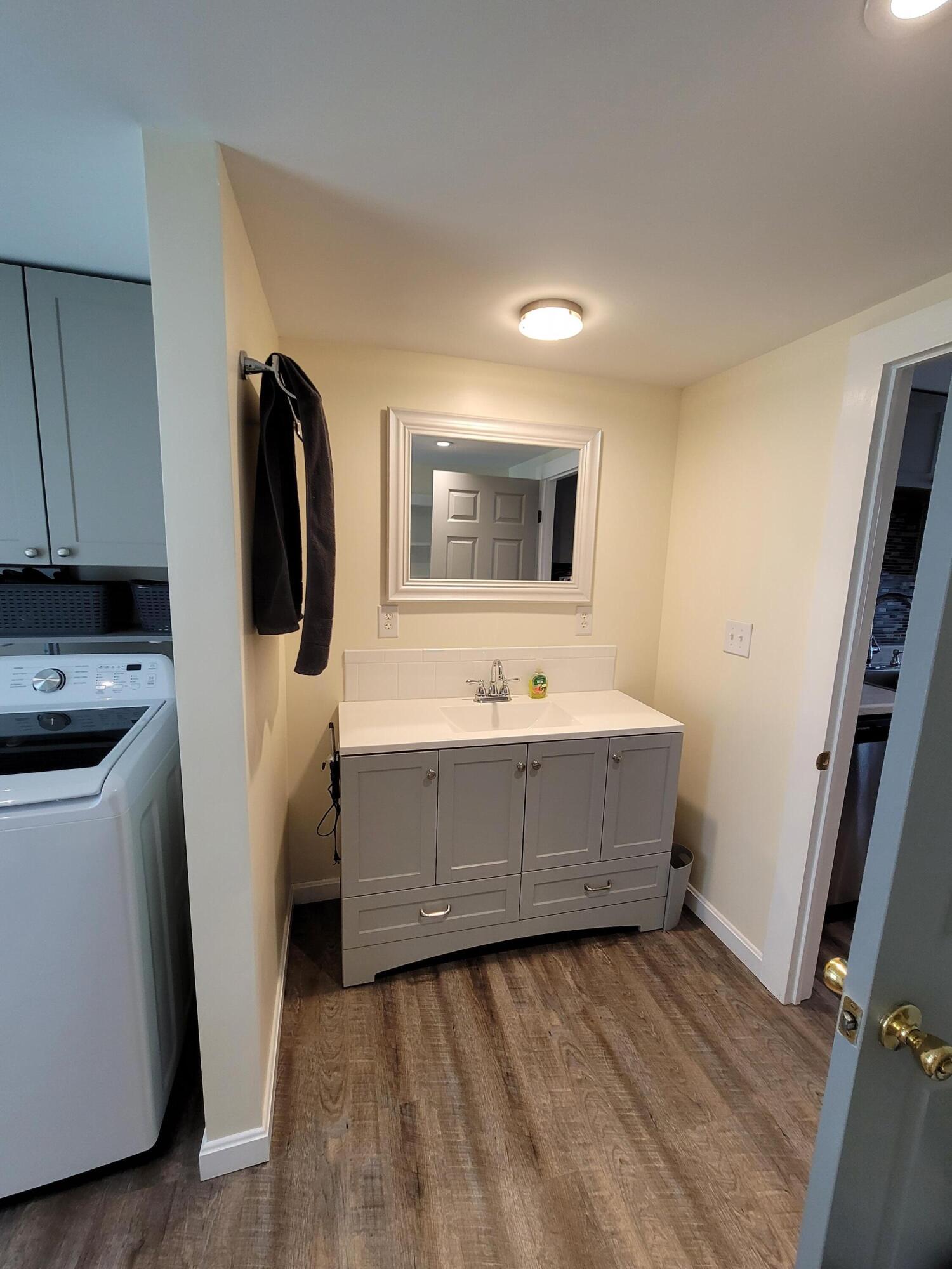 40 Mechanic Falls Road Oxford, ME 04270 - Photo 9 of 21 Bath