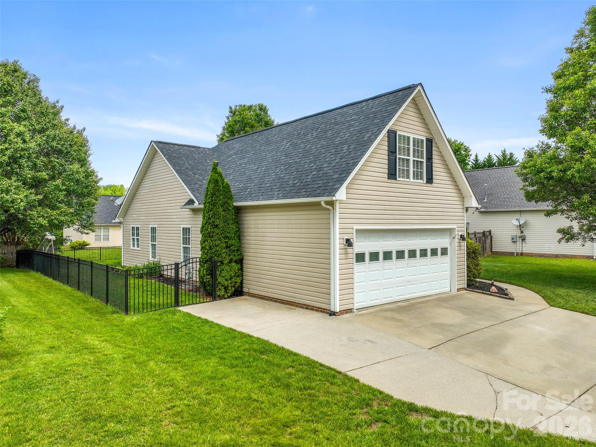 182 Misty Valley Road Fletcher, NC 28732 - Photo 3 of 48