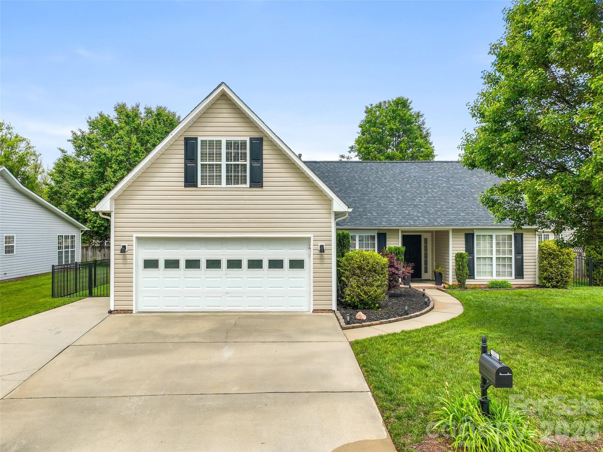 182 Misty Valley Road Fletcher, NC 28732 - Photo 4 of 48
