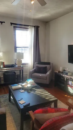 $3,050 | 132 Union Park Street, Unit 1, Boston, MA 02118