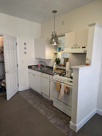 $3,050 | 132 Union Park Street, Unit 1, Boston, MA 02118