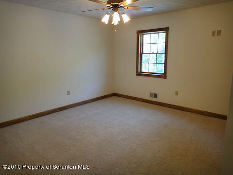 474 Willowbrook Road Clarks Summit, PA 18411 - Photo 16 of 36 Gallery Image 16