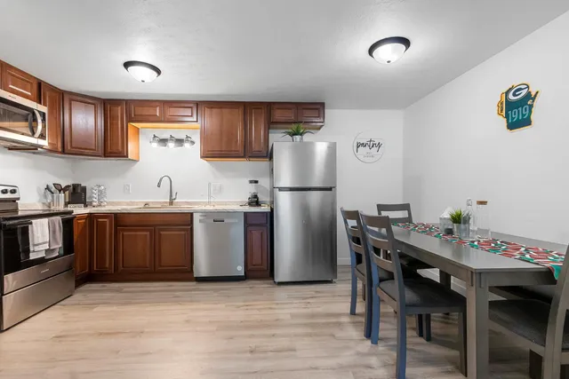 $160,000 | 2130 Elm View Drive, Unit F, Ashwaubenon, WI 54304