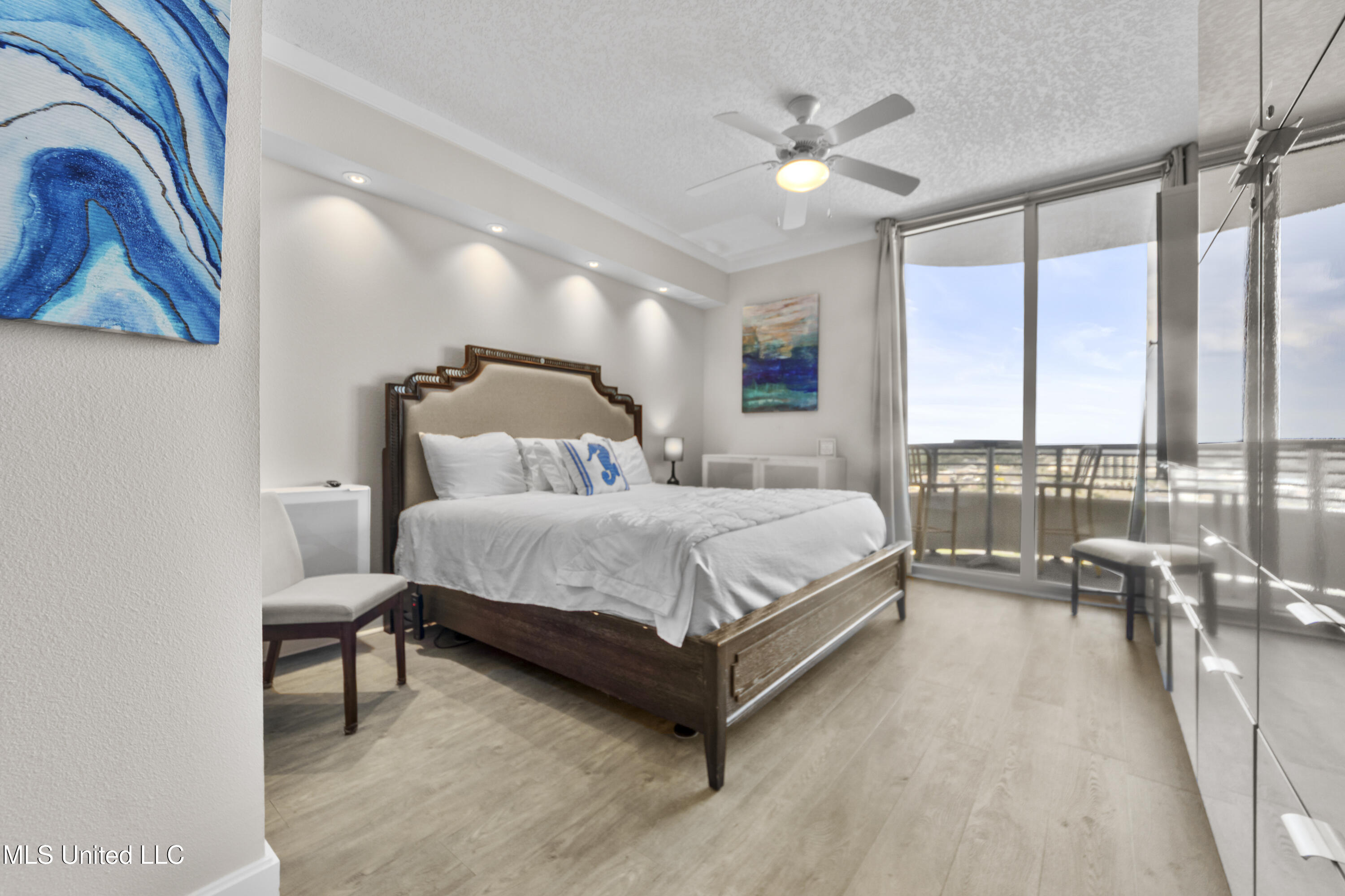 2060 Beach Boulevard, Unit 1206 Biloxi, MS 39531 - Photo 18 of 33 _MG_6267