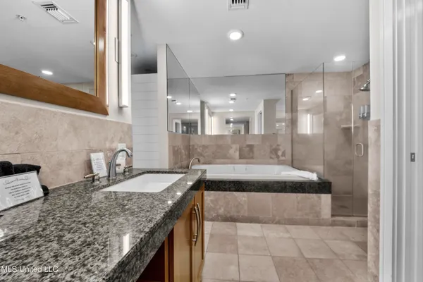 $340,000 | 2060 Beach Boulevard, Unit 1206, Biloxi, MS 39531