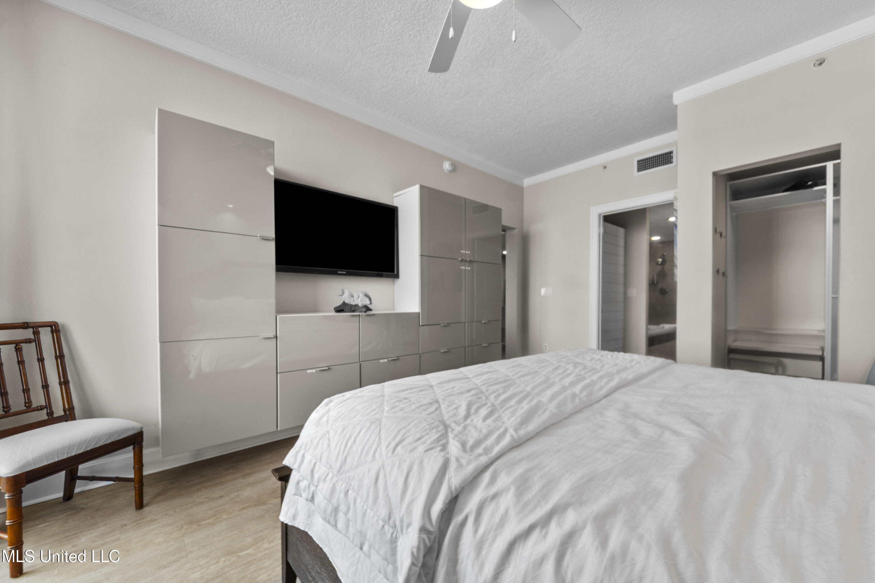 2060 Beach Boulevard, Unit 1206 Biloxi, MS 39531 - Photo 21 of 33 _MG_6273