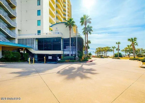 $340,000 | 2060 Beach Boulevard, Unit 1206, Biloxi, MS 39531