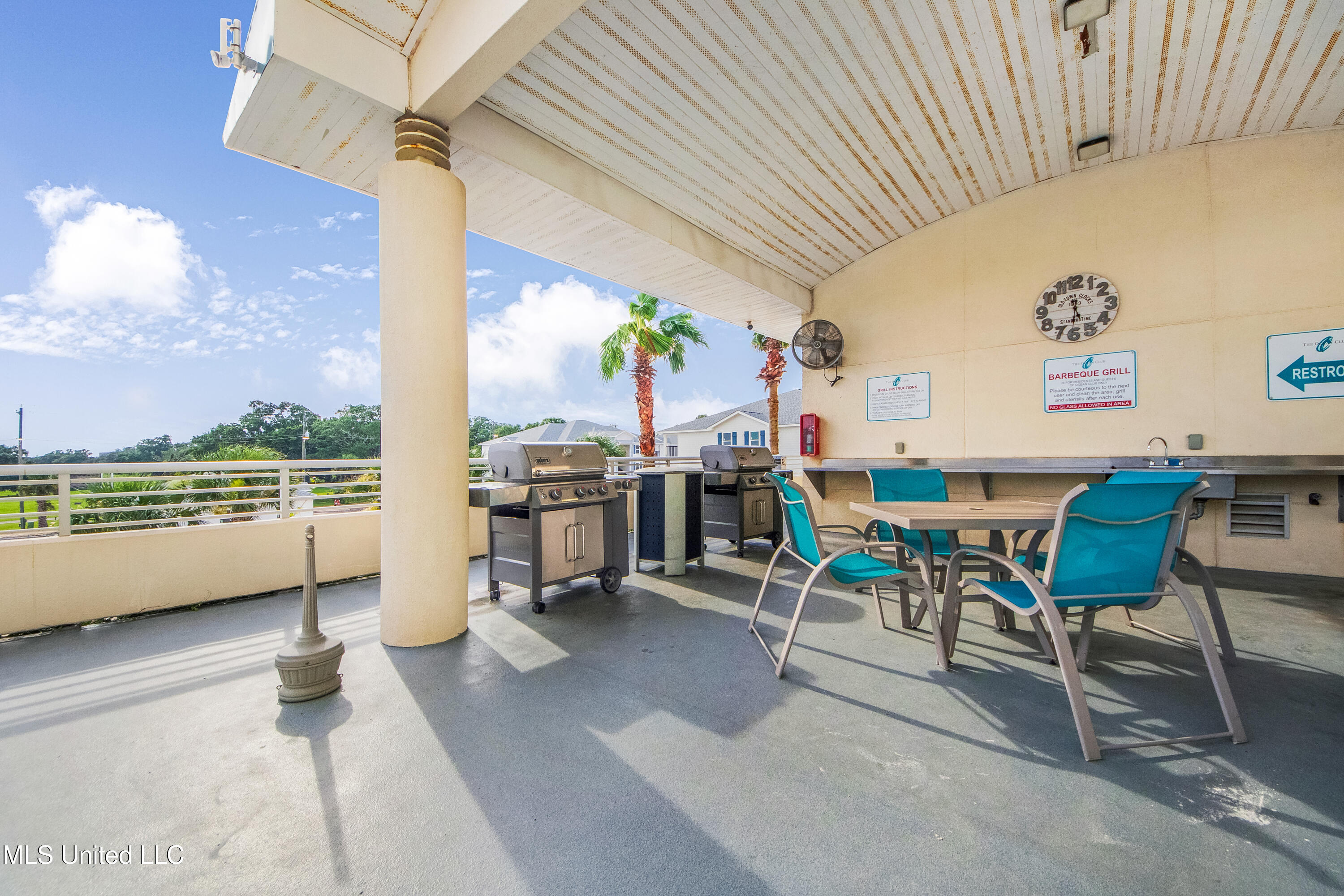 2060 Beach Boulevard, Unit 1206 Biloxi, MS 39531 - Photo 32 of 33 IMG_3942 (1)