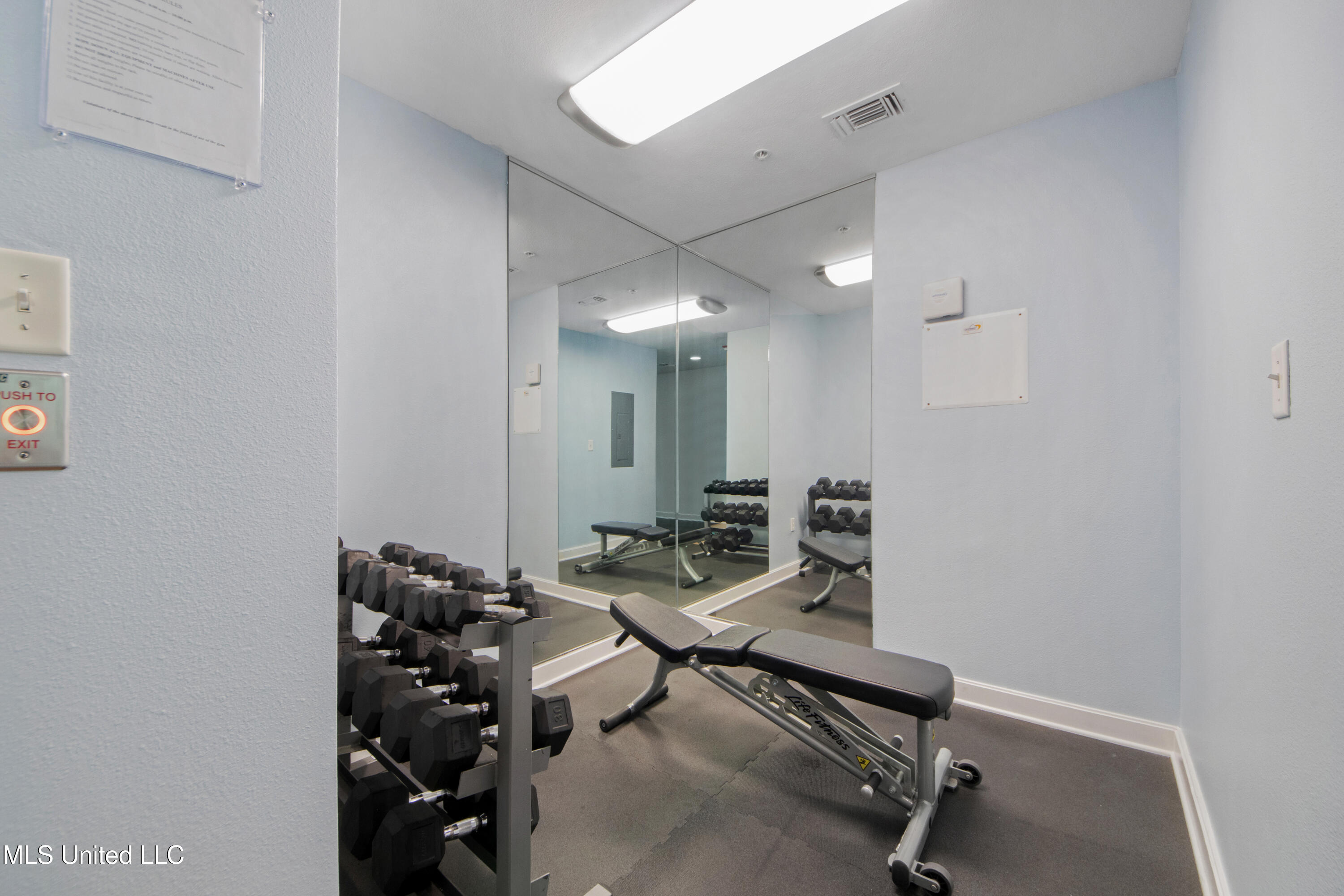 2060 Beach Boulevard, Unit 1206 Biloxi, MS 39531 - Photo 6 of 33 IMG_3943 (1)