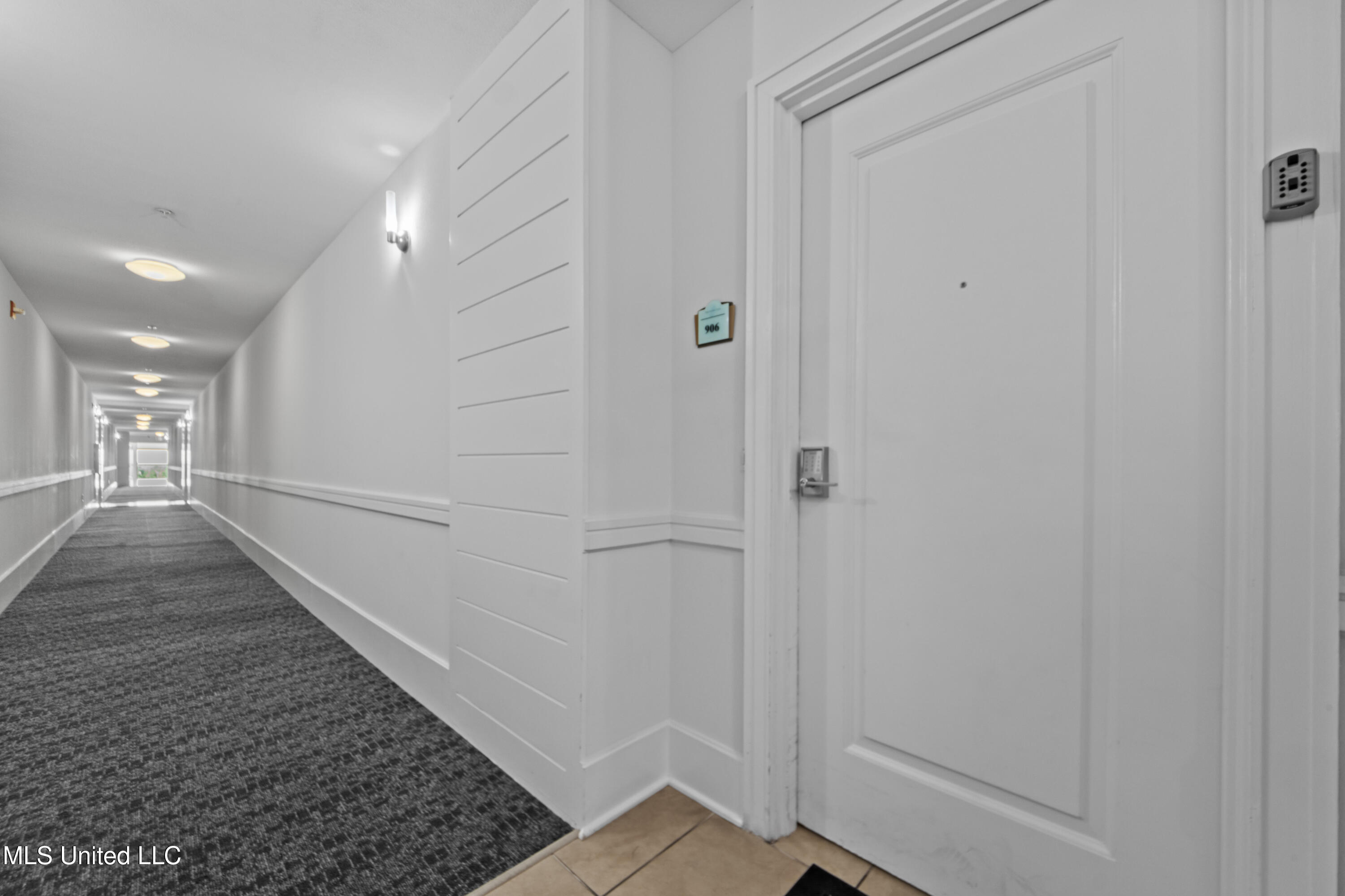 2060 Beach Boulevard, Unit 1206 Biloxi, MS 39531 - Photo 7 of 33 _MG_6234 (1)