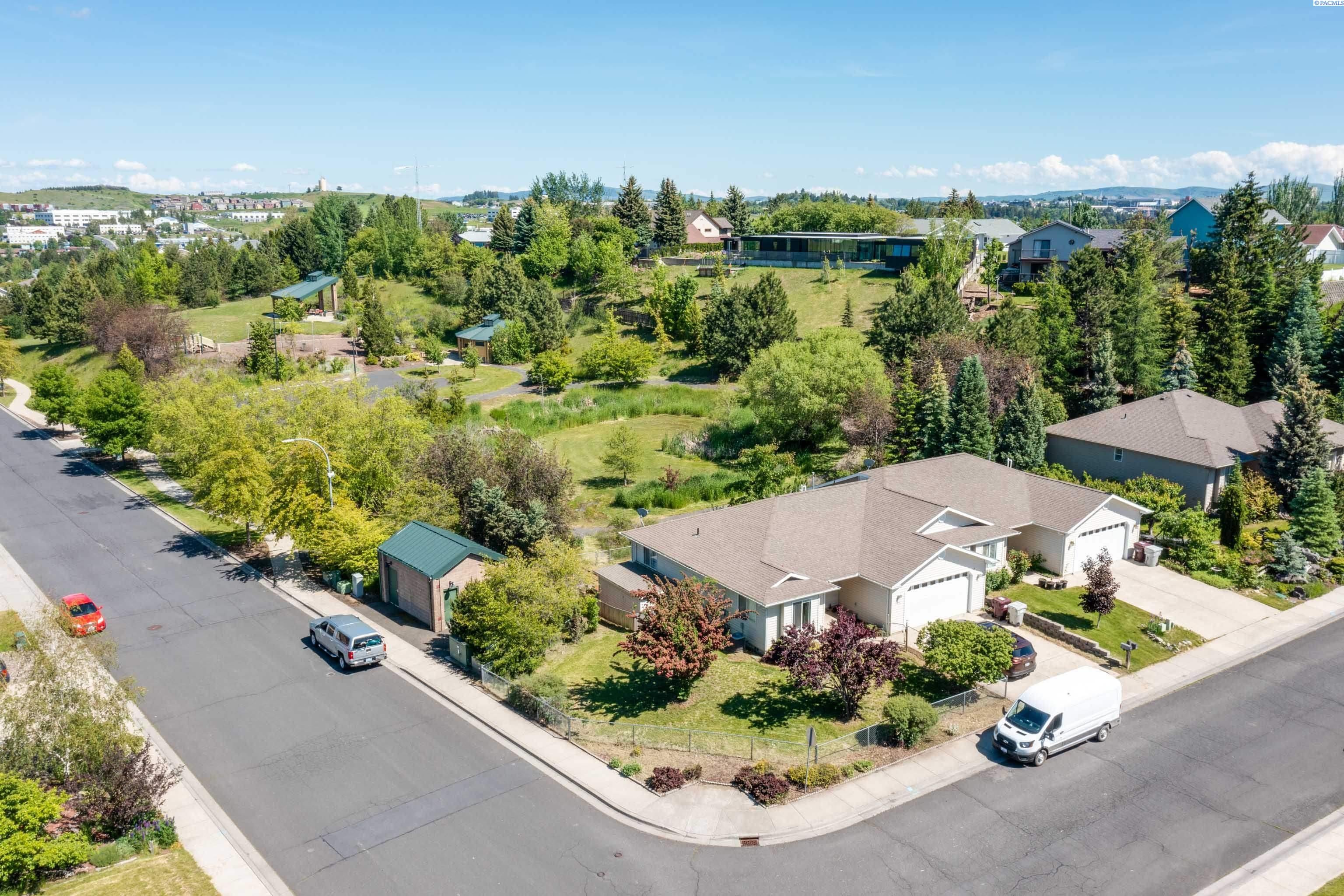 2372 Northwest Ridgeline Drive Pullman, WA 99163 - Photo 2 of 34 Gallery Image 2