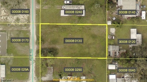 18420 Ace Road North Fort Myers, FL 33917 - Photo 3 of 4 a close view of a bathroom