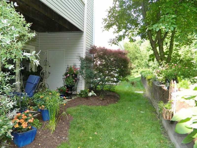 2402 Kenzie Road Pittsburgh, PA 15205 - Photo 17 of 21 Yard/Garden.