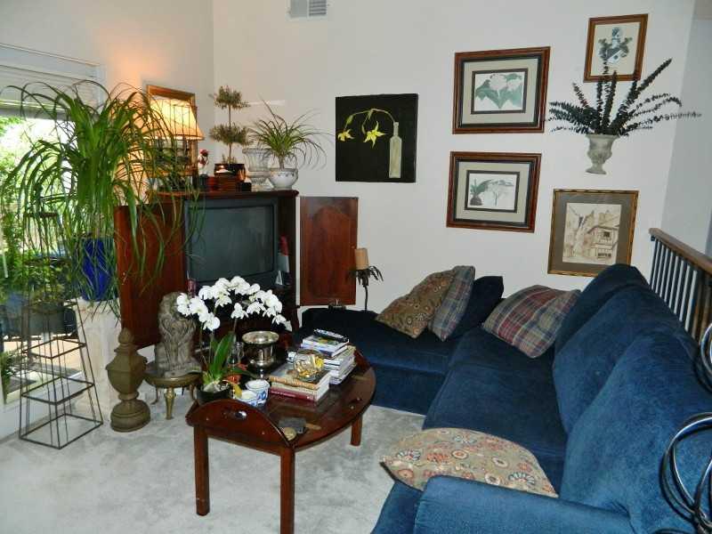 2402 Kenzie Road Pittsburgh, PA 15205 - Photo 3 of 21 Living Room.