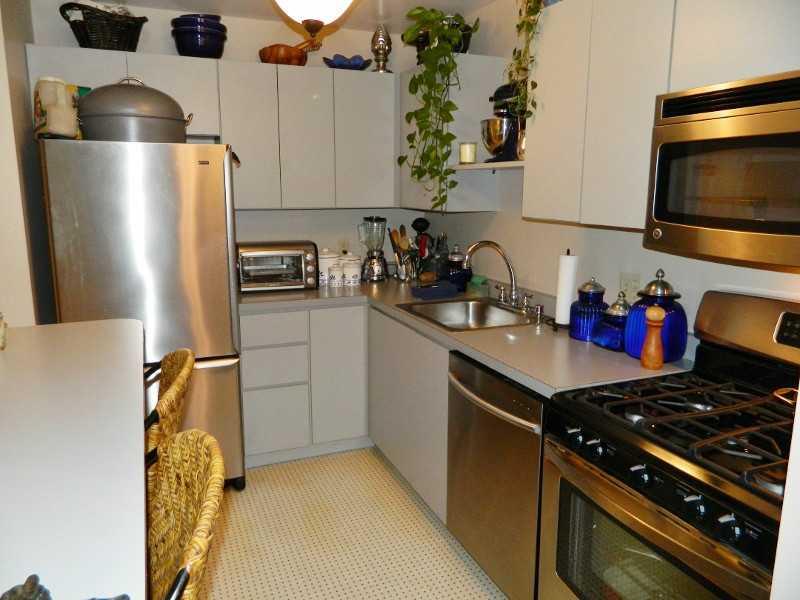 2402 Kenzie Road Pittsburgh, PA 15205 - Photo 8 of 21 Kitchen.