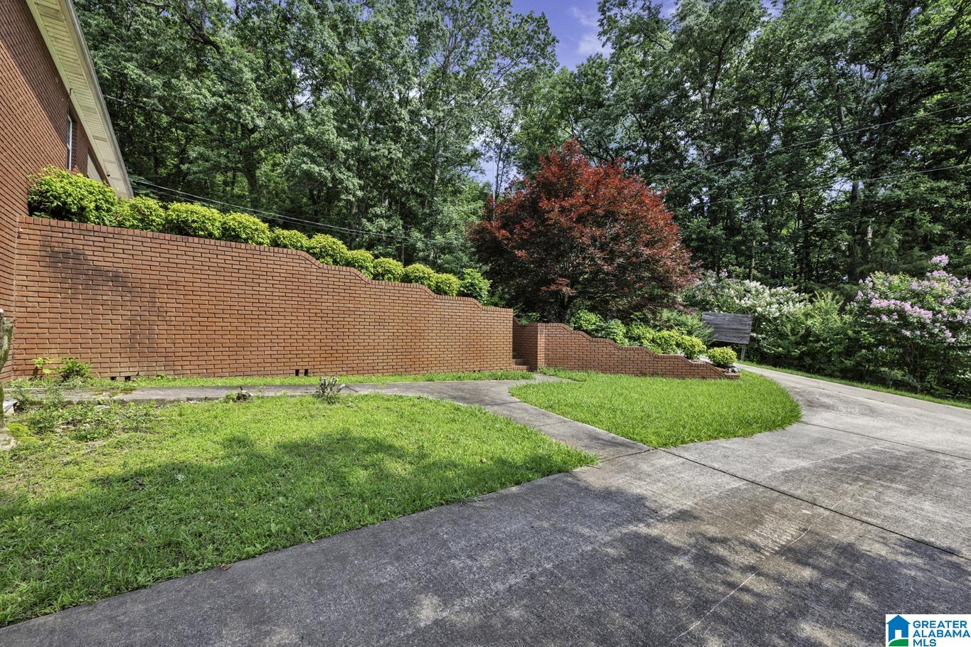 1410 Park Avenue Oneonta, AL 35121 - Photo 4 of 29