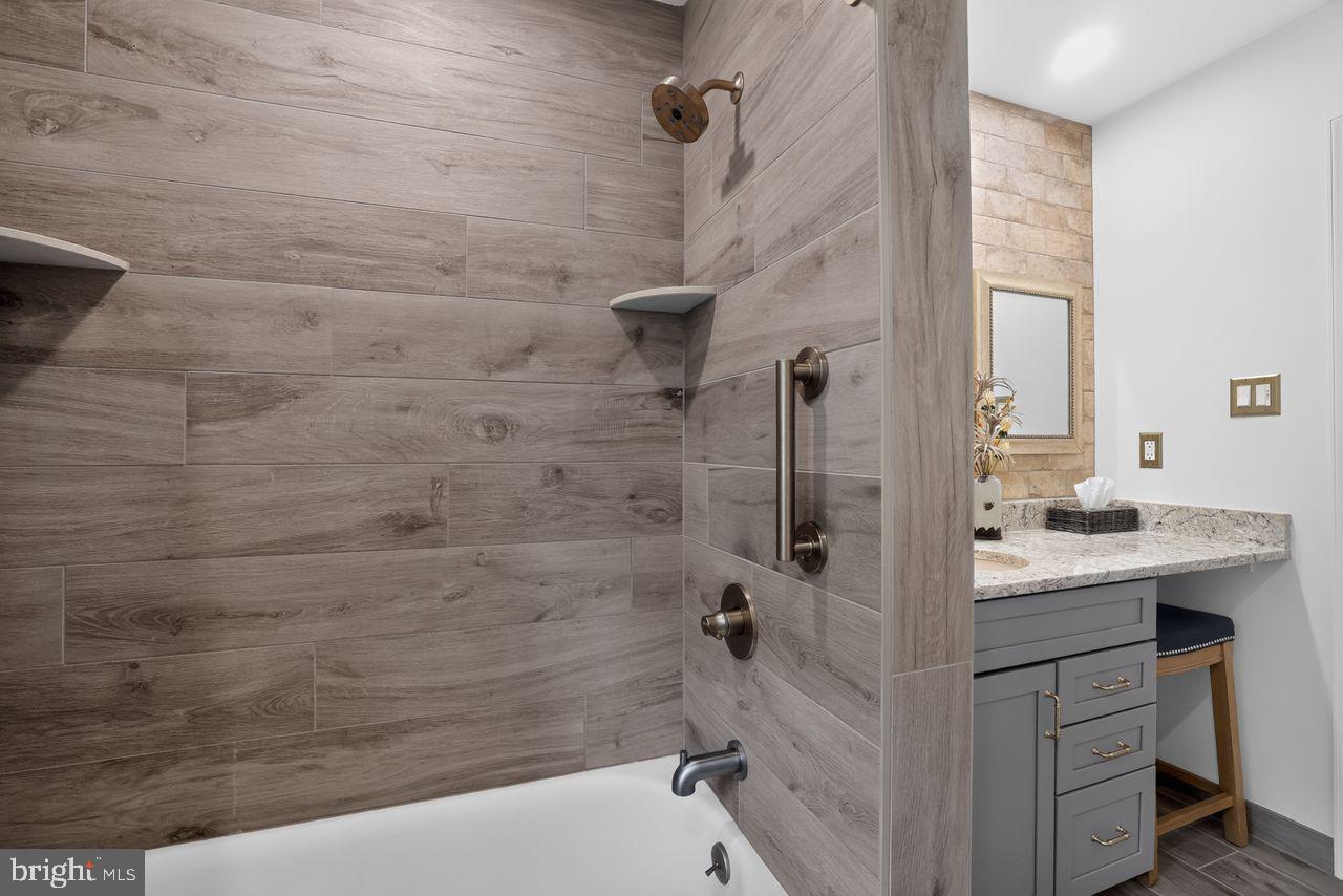 81 Post Road Churchville, PA 18966 - Photo 28 of 47 Primary Spa-Insired Ensuite