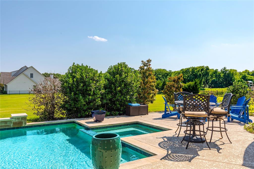 835 Bentwater Lucas, TX 75002 - Photo 37 of 40 a view of a chairs and table in the patio