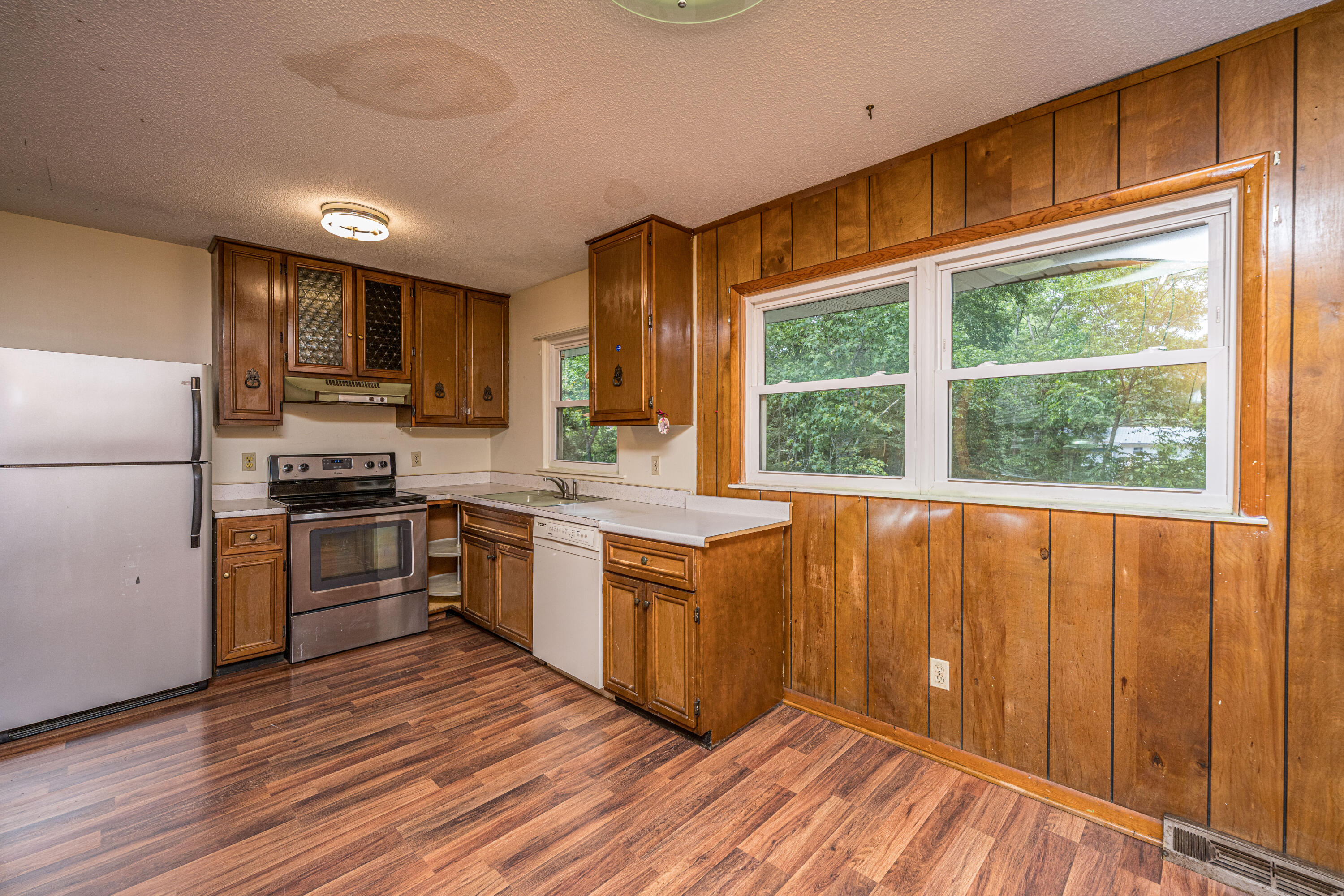 1150 Berkeley Street Hanahan, SC 29410 - Photo 10 of 37